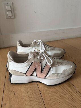 New Balance 327 Sneakers Cream Pink Black Women’s Size 9 Worn Once